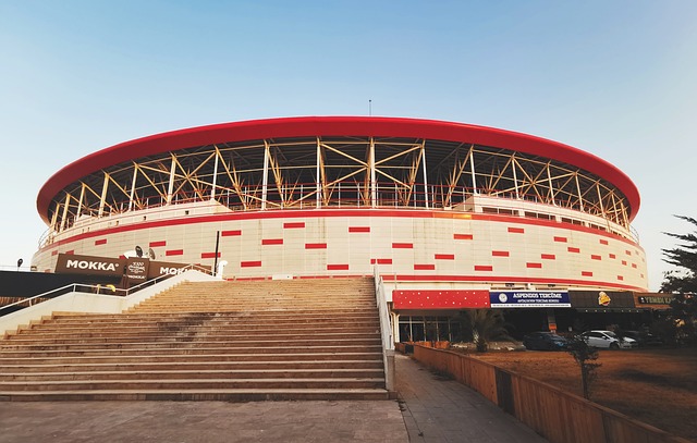 意难平？7天3战2胜1平，挺过难关的枪手迎来甜蜜12月，决战在春季